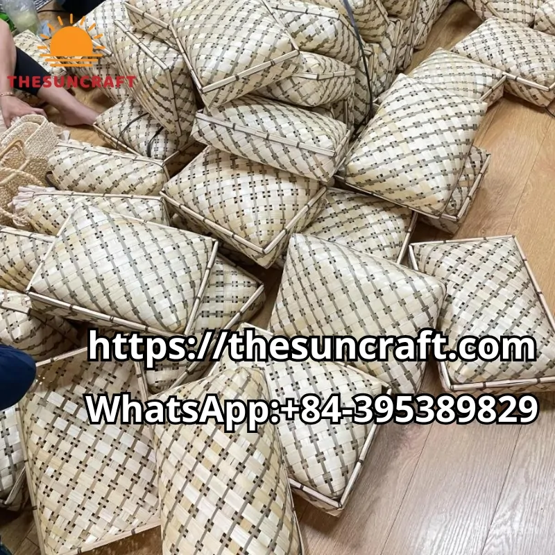Producing-bamboo-gift-boxes-at-The-Suncraft-workshop