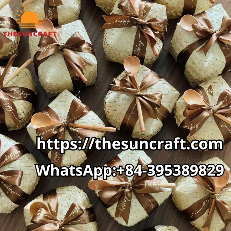 Producing-bamboo-gift-boxes-at-The-Suncraft-workshop