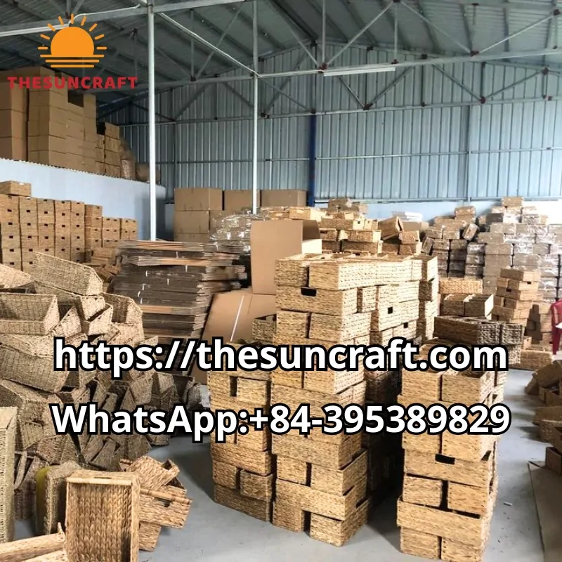 water- hyacinth -tray-manufacturing-workshop-theuncraft