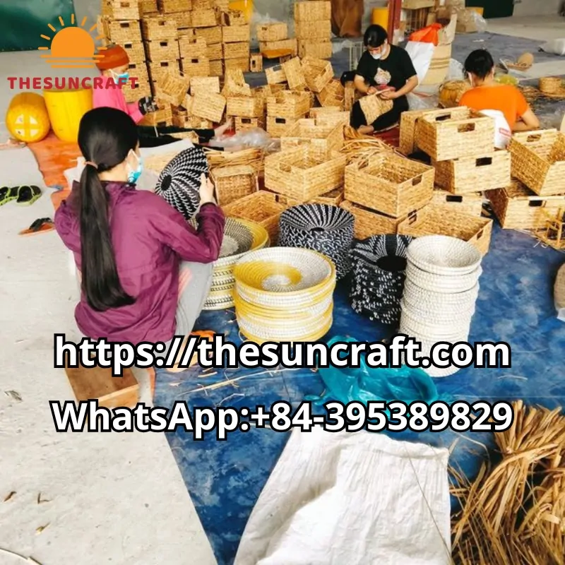 water-hyacinth-tray-manufacturing-workshop-theuncraft